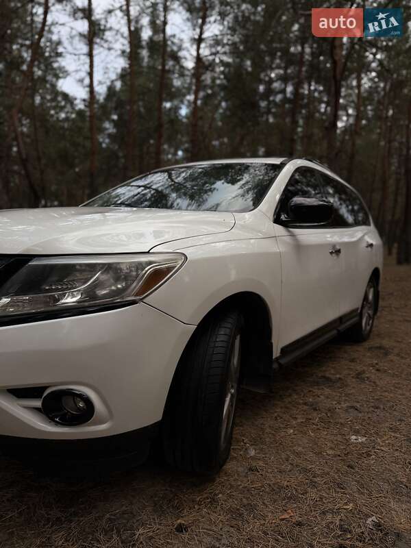 Внедорожник / Кроссовер Nissan Pathfinder 2013 в Павлограде