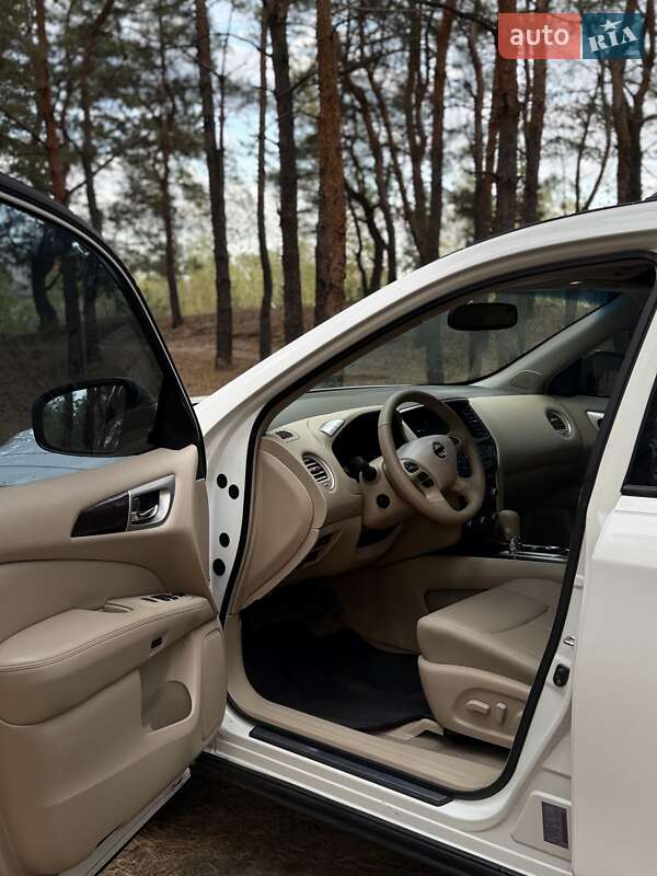 Внедорожник / Кроссовер Nissan Pathfinder 2013 в Павлограде