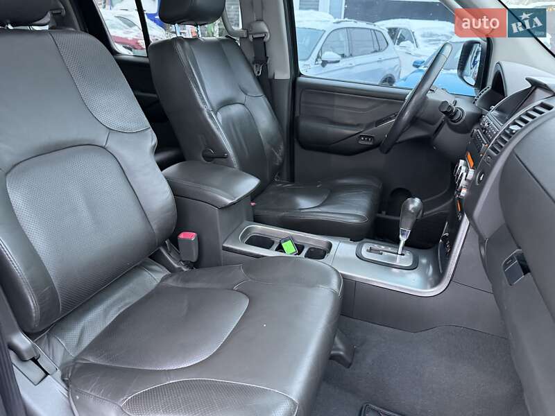 Внедорожник / Кроссовер Nissan Pathfinder 2007 в Харькове