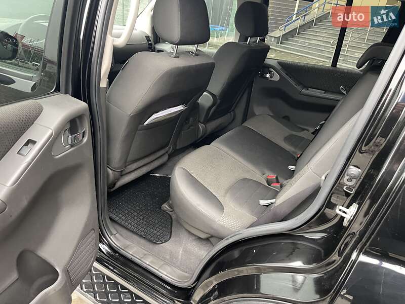 Внедорожник / Кроссовер Nissan Pathfinder 2012 в Харькове фото 44 Внедорожник / Кроссовер Nissan Pathfinder 2012 в Харькове