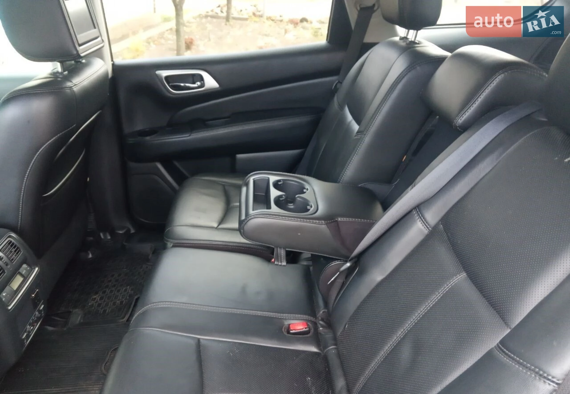 Nissan Pathfinder 2013 VIN 5N1CR2MN6EC645127 фото оголошення 10 з 18