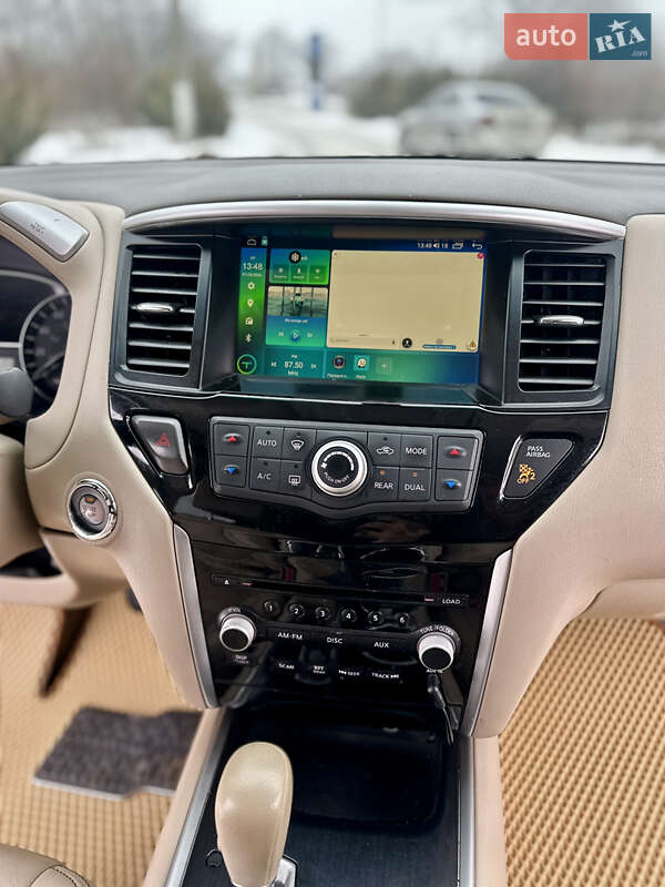 Внедорожник / Кроссовер Nissan Pathfinder 2015 в Черновцах