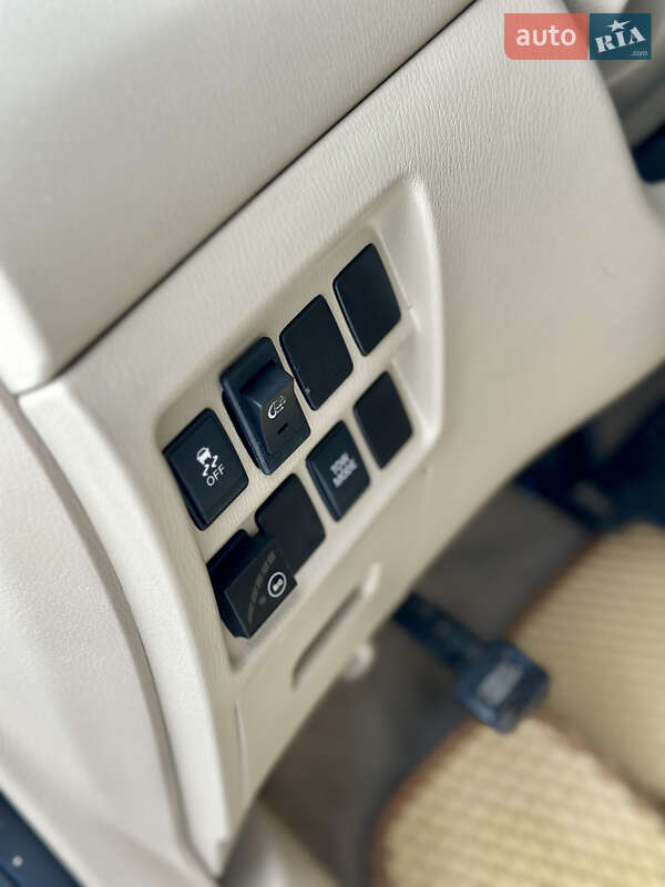 Внедорожник / Кроссовер Nissan Pathfinder 2015 в Черновцах