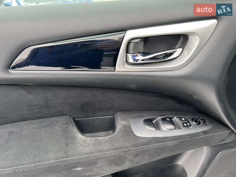 Внедорожник / Кроссовер Nissan Pathfinder 2016 в Киеве