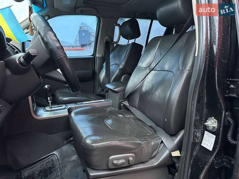 Внедорожник / Кроссовер Nissan Pathfinder 2006 в Киеве