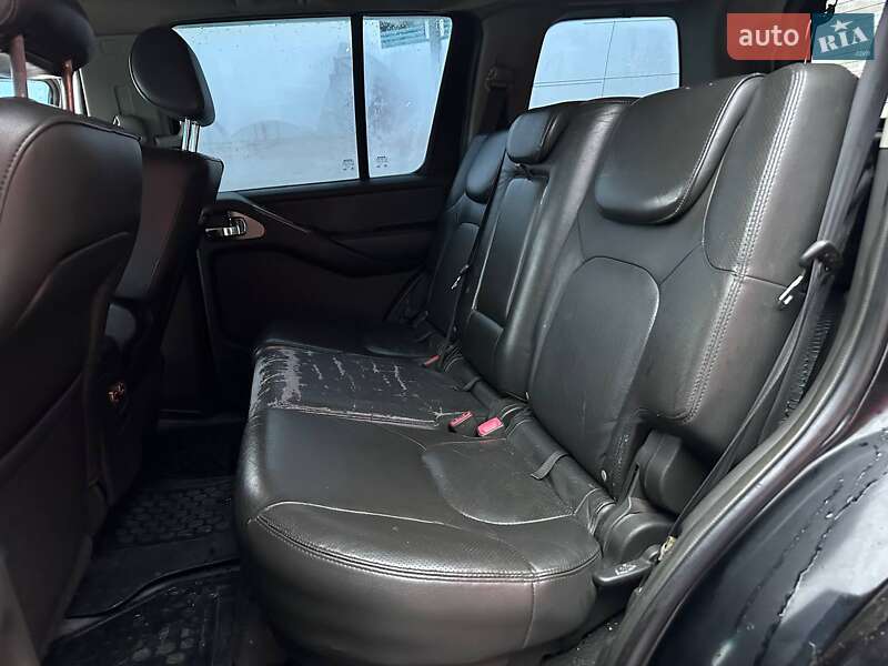 Внедорожник / Кроссовер Nissan Pathfinder 2006 в Киеве фото 10 Внедорожник / Кроссовер Nissan Pathfinder 2006 в Киеве