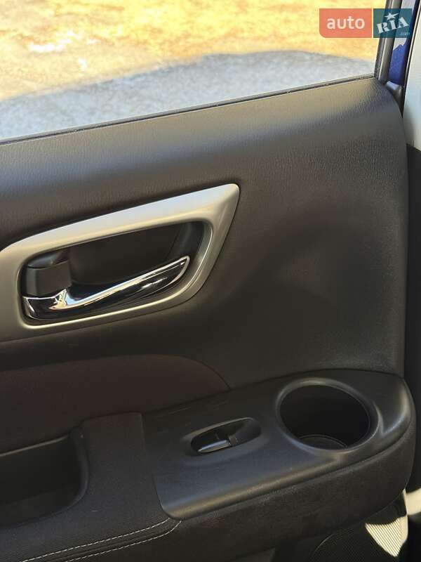 Внедорожник / Кроссовер Nissan Pathfinder 2017 в Сумах