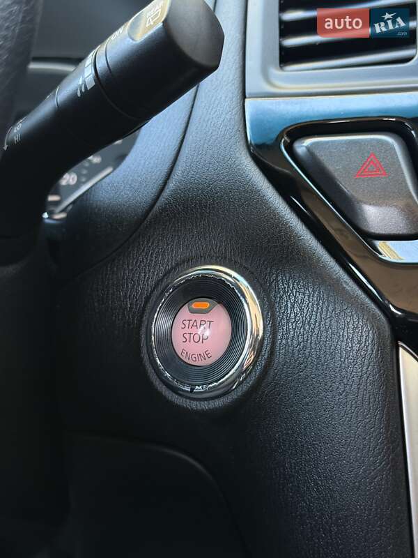 Внедорожник / Кроссовер Nissan Pathfinder 2017 в Сумах