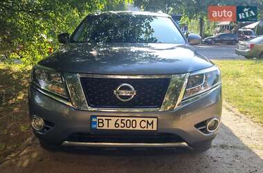 Позашляховик / Кросовер Nissan Pathfinder 2016 в Ужгороді