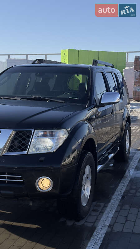 Внедорожник / Кроссовер Nissan Pathfinder 2007 в Белогородке