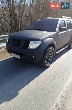 Позашляховик / Кросовер Nissan Pathfinder 2004 в Чернівцях