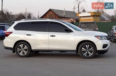 Внедорожник / Кроссовер Nissan Pathfinder 2017 в Александрие