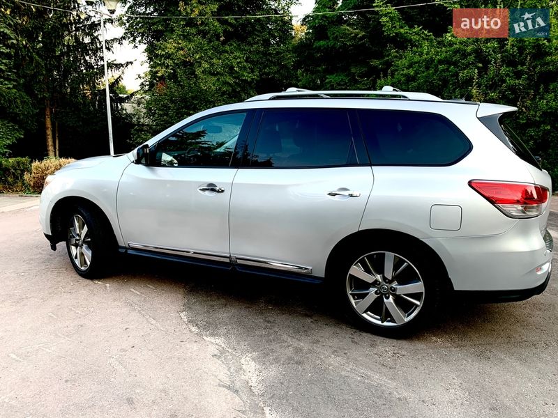 Позашляховик / Кросовер Nissan Pathfinder 2014 в Житомирі
