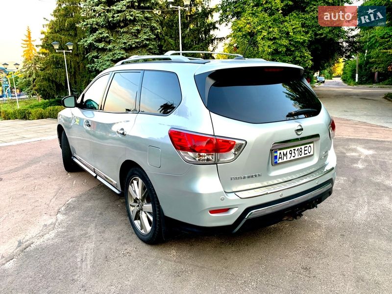 Позашляховик / Кросовер Nissan Pathfinder 2014 в Житомирі