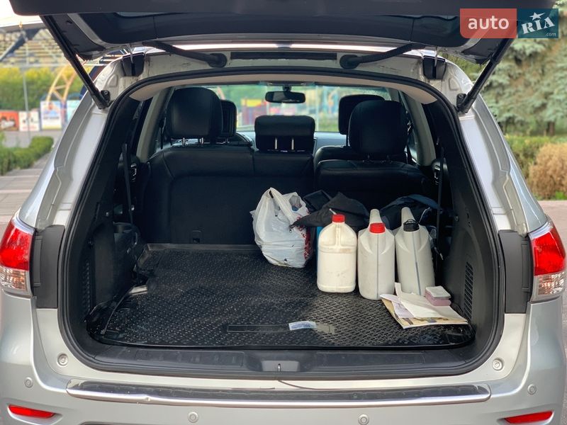 Позашляховик / Кросовер Nissan Pathfinder 2014 в Житомирі