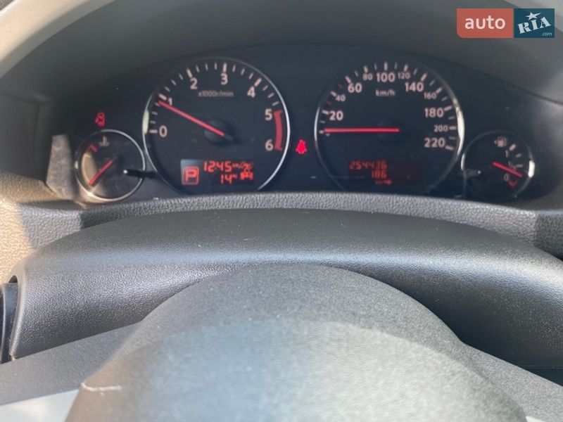 Позашляховик / Кросовер Nissan Pathfinder 2012 в Харкові