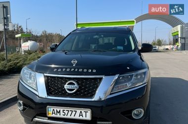 Позашляховик / Кросовер Nissan Pathfinder 2014 в Коростишеві