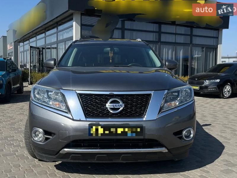 Внедорожник / Кроссовер Nissan Pathfinder 2016 в Ужгороде