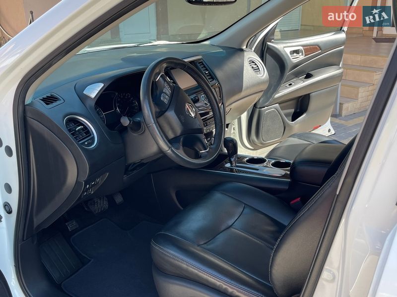 Внедорожник / Кроссовер Nissan Pathfinder 2016 в Тернополе фото 7 Внедорожник / Кроссовер Nissan Pathfinder 2016 в Тернополе