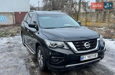 Позашляховик / Кросовер Nissan Pathfinder 2017 в Полтаві