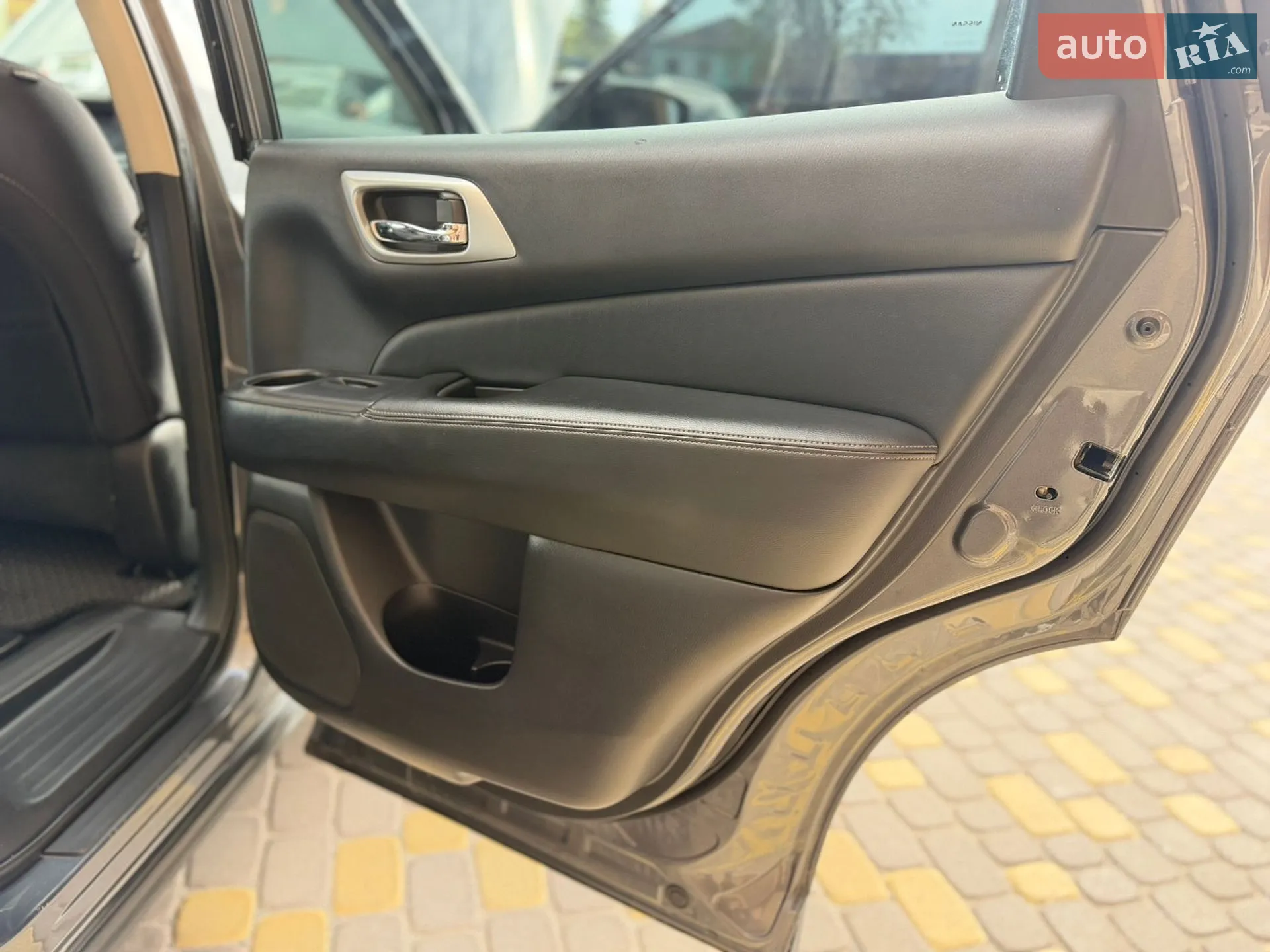 2019 Nissan Pathfinder - мініатюра 16