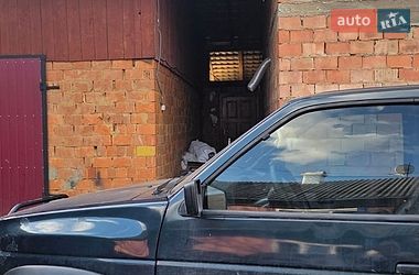 Внедорожник / Кроссовер Nissan Pathfinder 1995 в Мигове