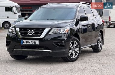 Внедорожник / Кроссовер Nissan Pathfinder 2018 в Звягеле