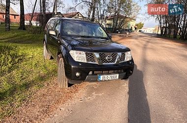 Позашляховик / Кросовер Nissan Pathfinder 2005 в Києві
