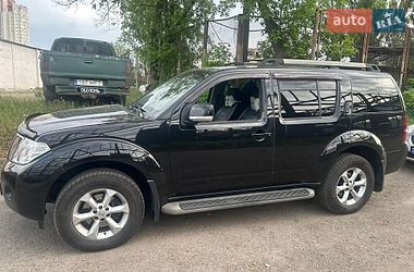 Внедорожник / Кроссовер Nissan Pathfinder 2011 в Киеве