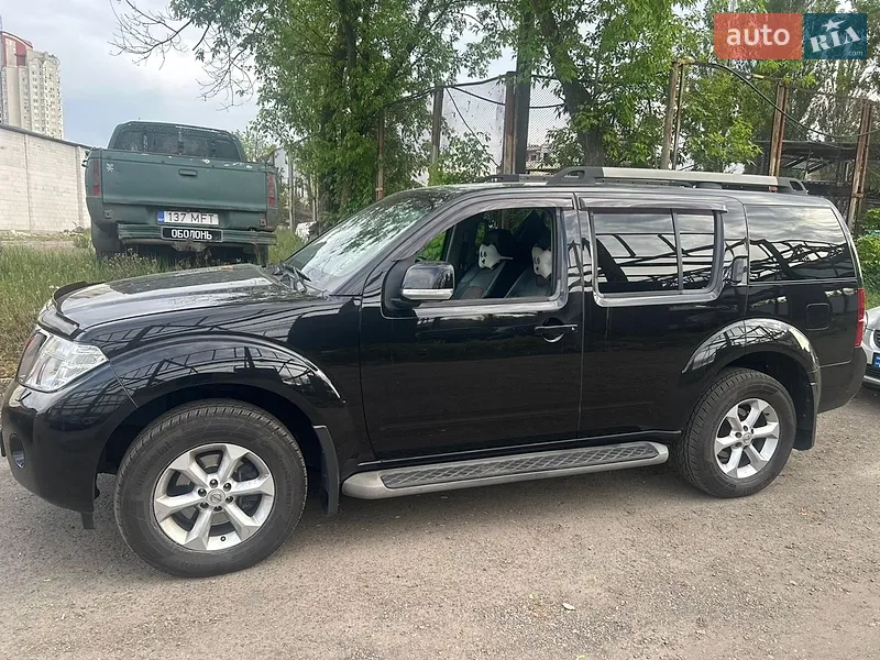 Nissan Pathfinder 2011