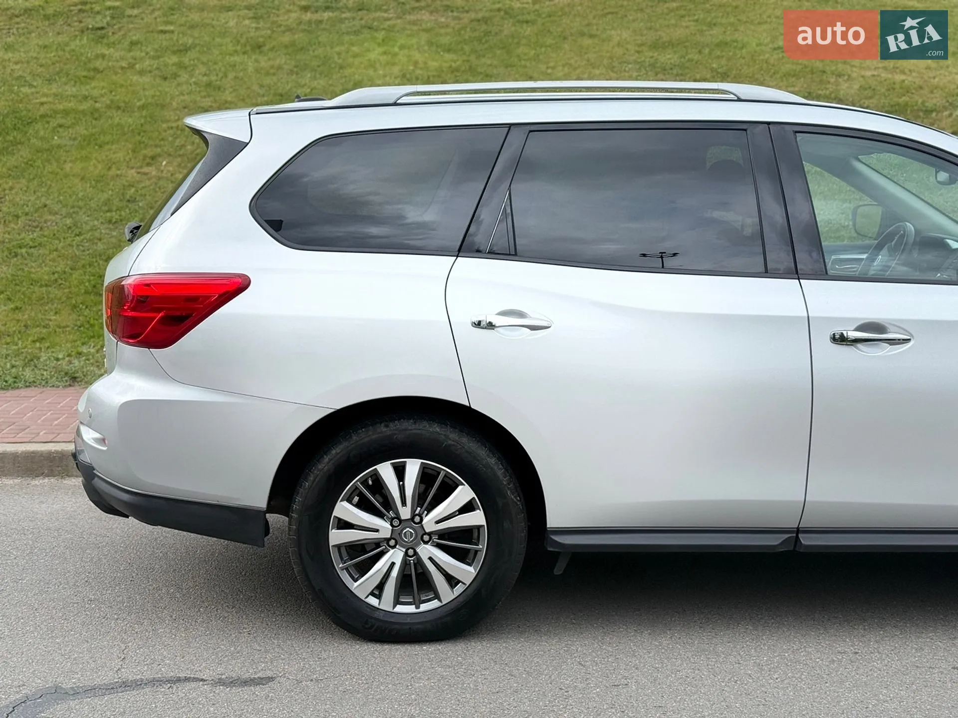 2018 Nissan Pathfinder - мініатюра 5
