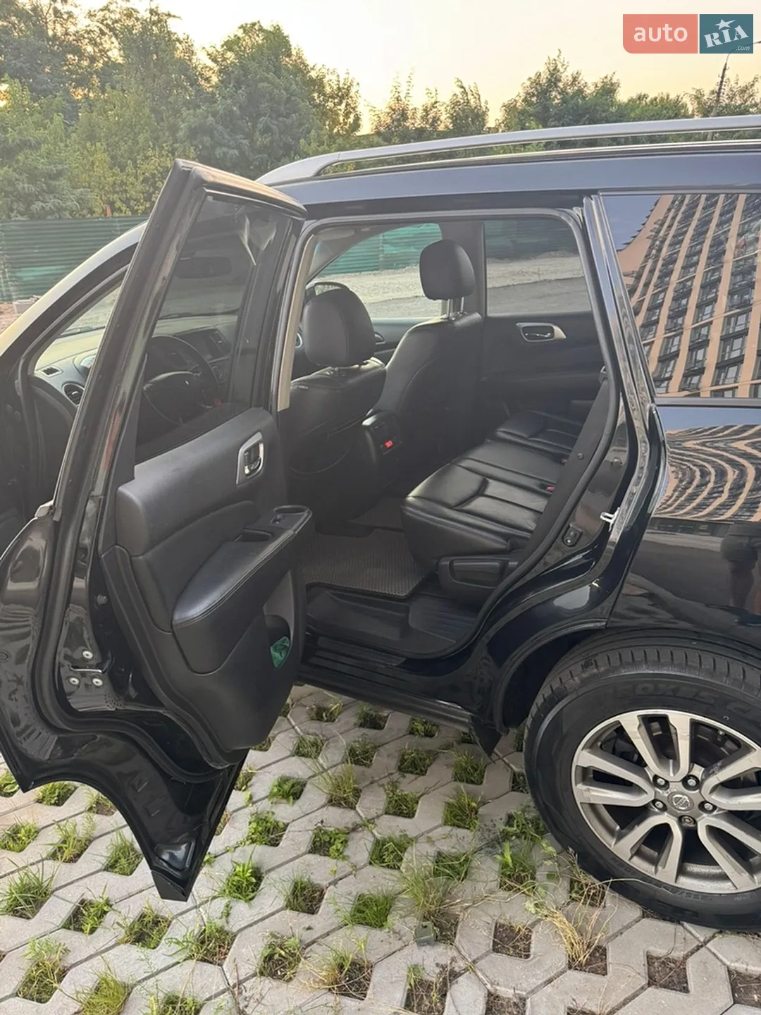 2016 Nissan Pathfinder - мініатюра 2