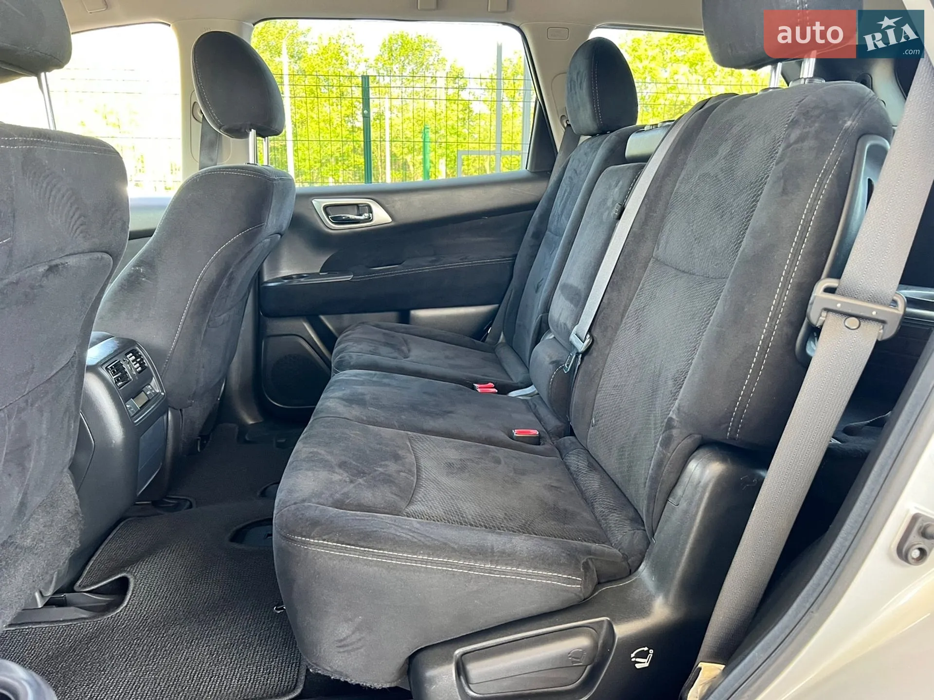 2016 Nissan Pathfinder - мініатюра 18