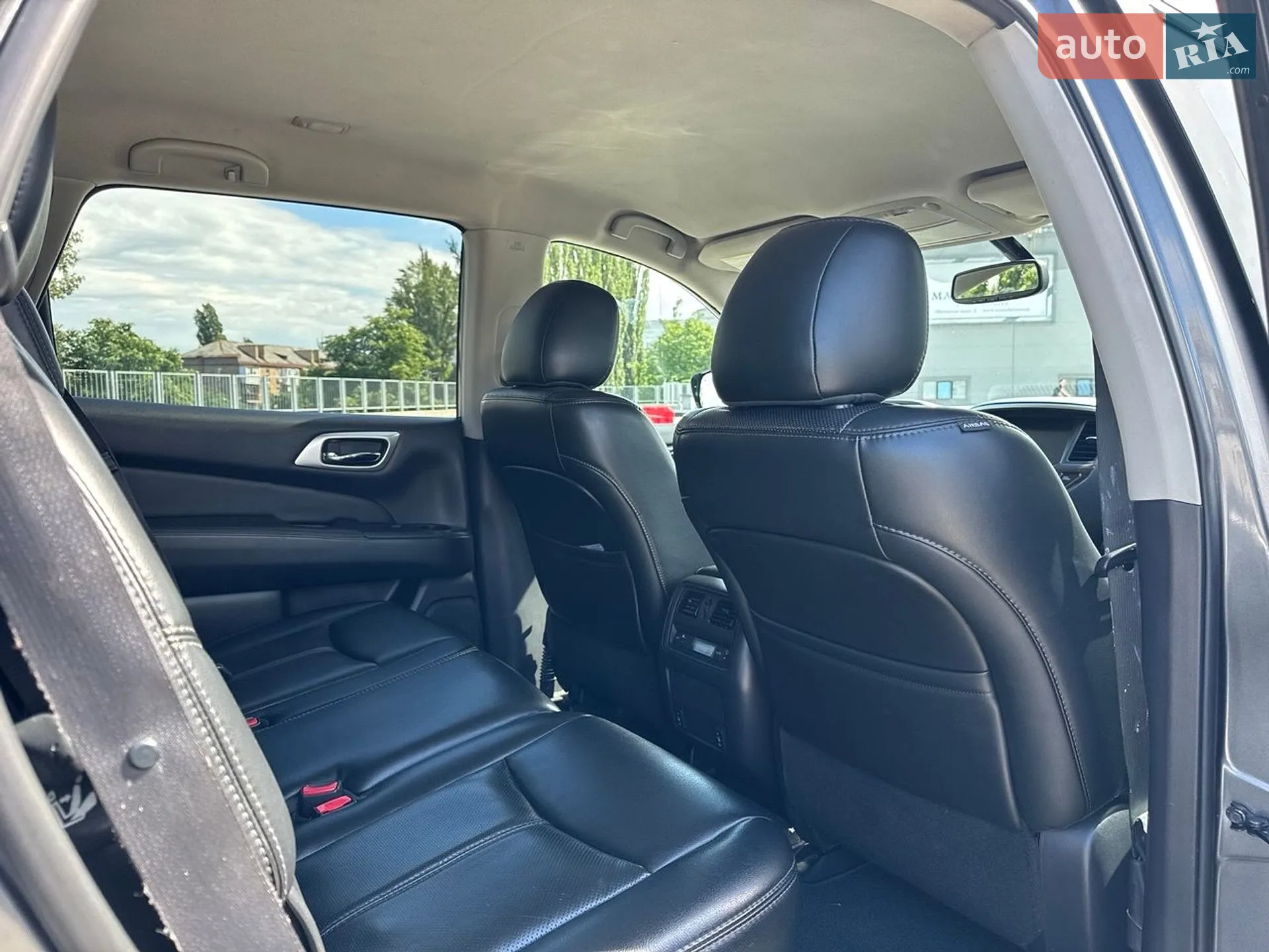 2016 Nissan Pathfinder - мініатюра 14