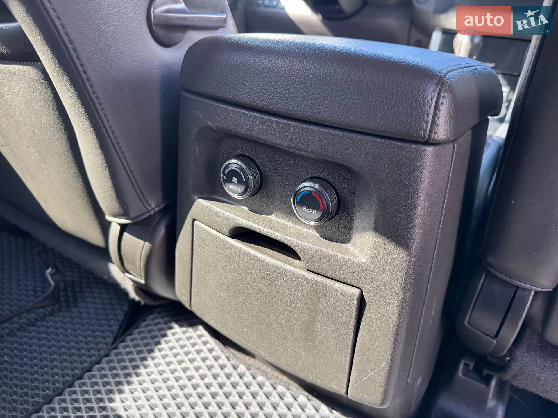 2011 Nissan Pathfinder - мініатюра 32
