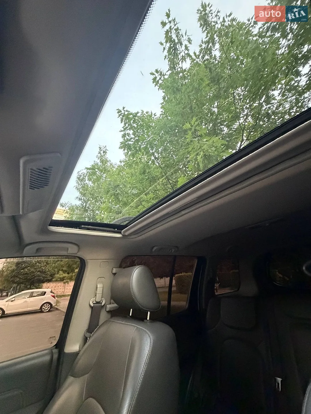 2011 Nissan Pathfinder - мініатюра 19