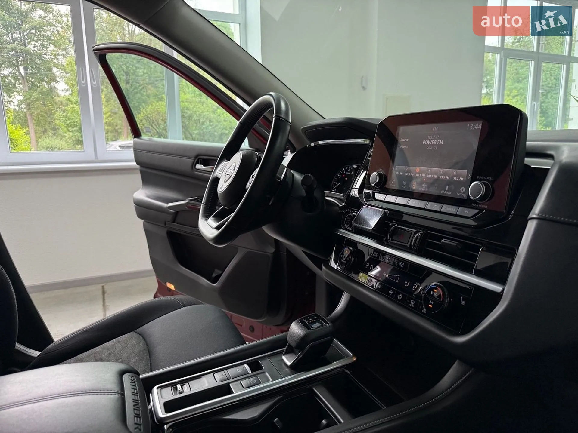 2022 Nissan Pathfinder - мініатюра 11