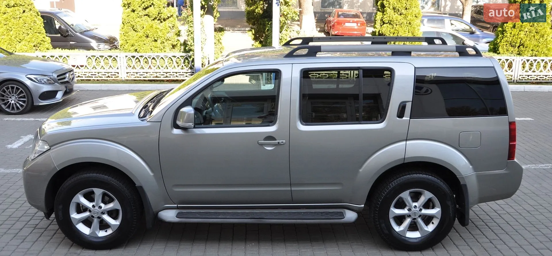 2011 Nissan Pathfinder - мініатюра 3