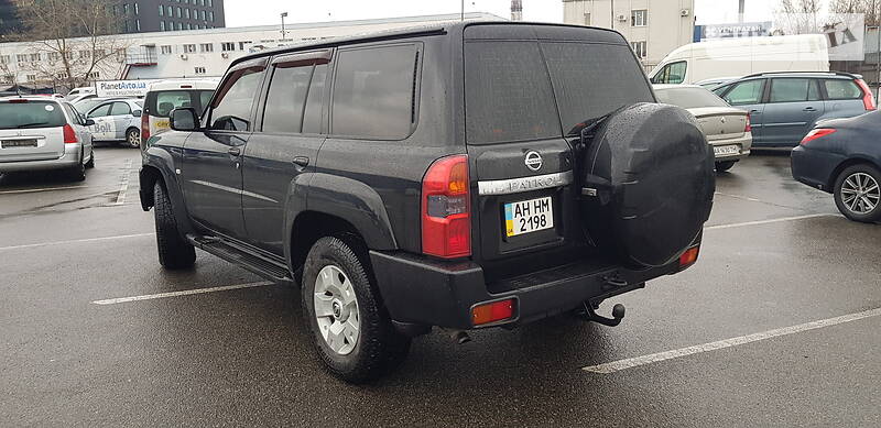 Позашляховик / Кросовер Nissan Patrol 2008 в Києві
