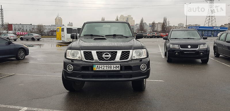 Позашляховик / Кросовер Nissan Patrol 2008 в Києві