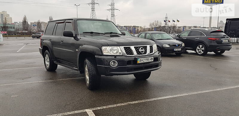 Позашляховик / Кросовер Nissan Patrol 2008 в Києві