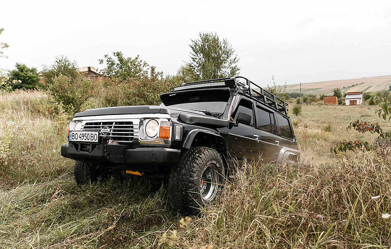 Внедорожник / Кроссовер Nissan Patrol 1994 в Зборове