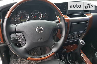 Позашляховик / Кросовер Nissan Patrol 2008 в 