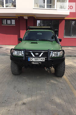 Внедорожник / Кроссовер Nissan Patrol 2004 в Львове