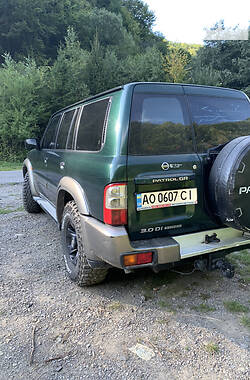 Позашляховик / Кросовер Nissan Patrol 2003 в Сваляві