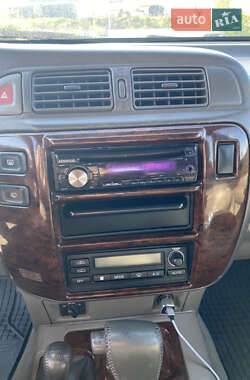 Внедорожник / Кроссовер Nissan Patrol 2002 в Ужгороде