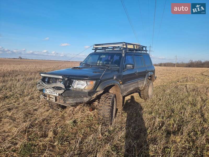 Позашляховик / Кросовер Nissan Patrol 1999 в Пустомитах