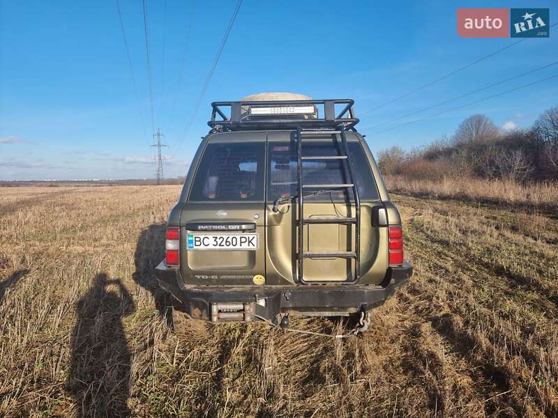 Позашляховик / Кросовер Nissan Patrol 1999 в Пустомитах