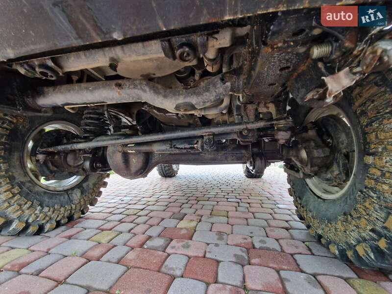 Позашляховик / Кросовер Nissan Patrol 2002 в Тячеві