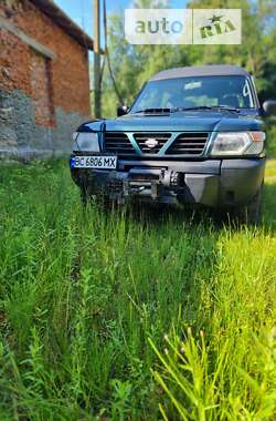 Внедорожник / Кроссовер Nissan Patrol 1998 в Стрые